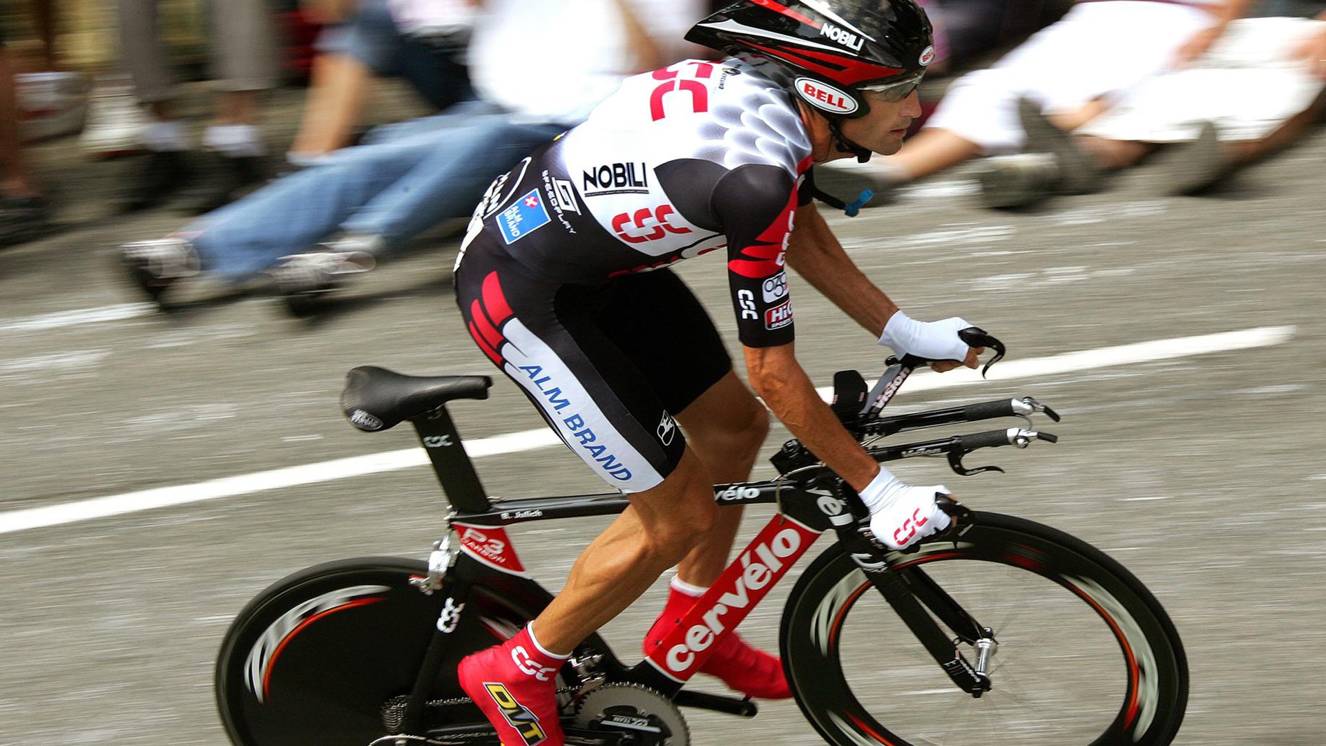 电竞选手如何保持竞技状态：科学训练与健康生活，电竞选手怎么打比赛